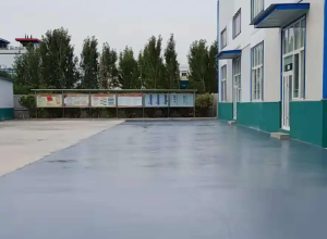 衢州彩色路面喷涂翻新的材料对冬季